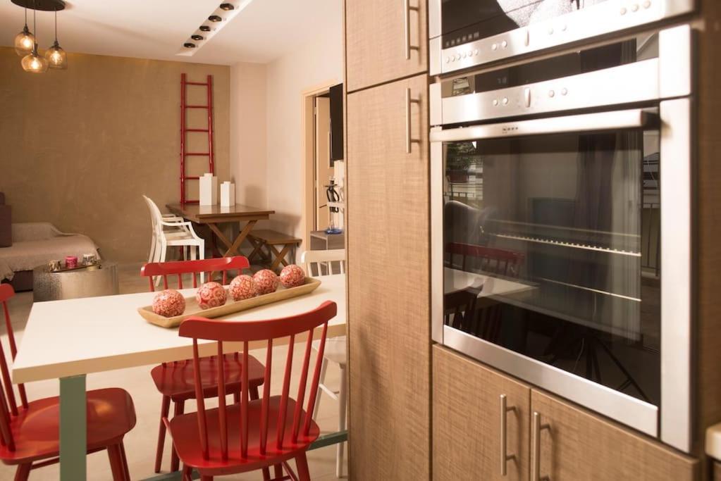 Deluxe Apartment In The Center كالاماتا المظهر الخارجي الصورة