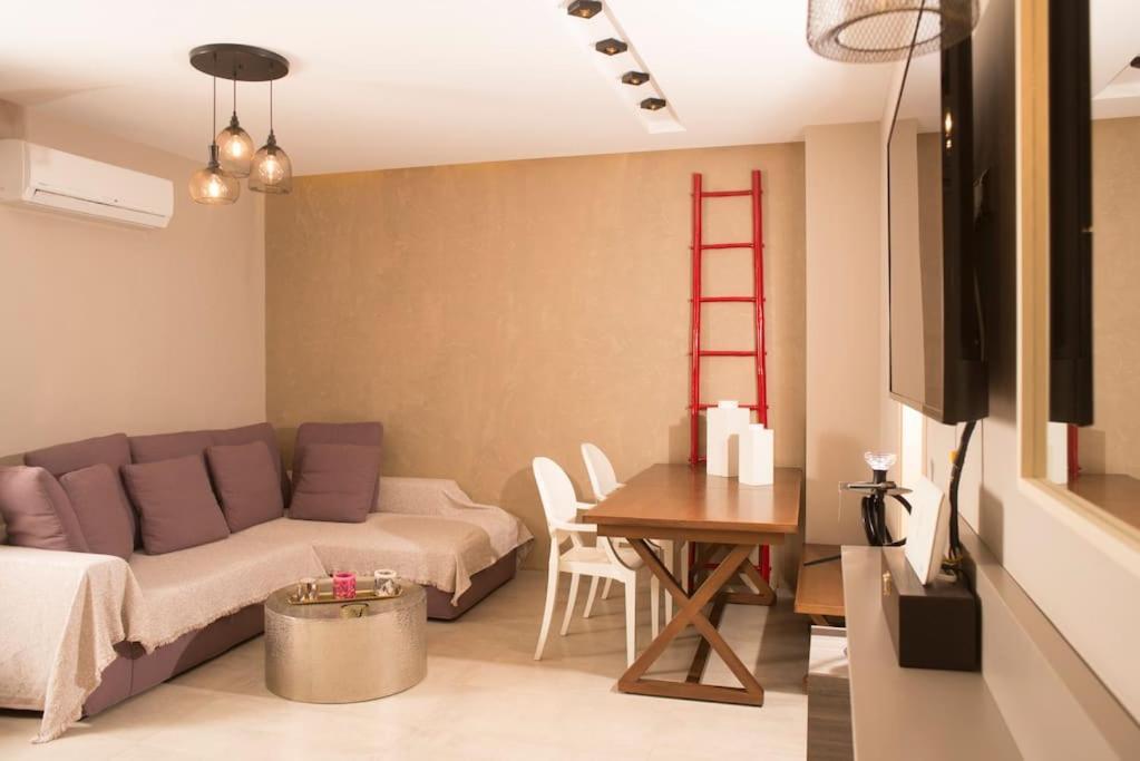 Deluxe Apartment In The Center كالاماتا المظهر الخارجي الصورة