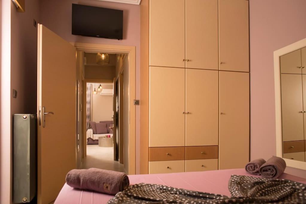 Deluxe Apartment In The Center كالاماتا المظهر الخارجي الصورة