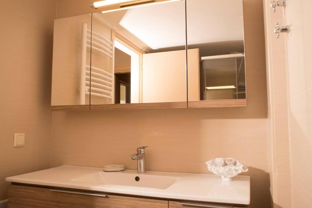 Deluxe Apartment In The Center كالاماتا المظهر الخارجي الصورة